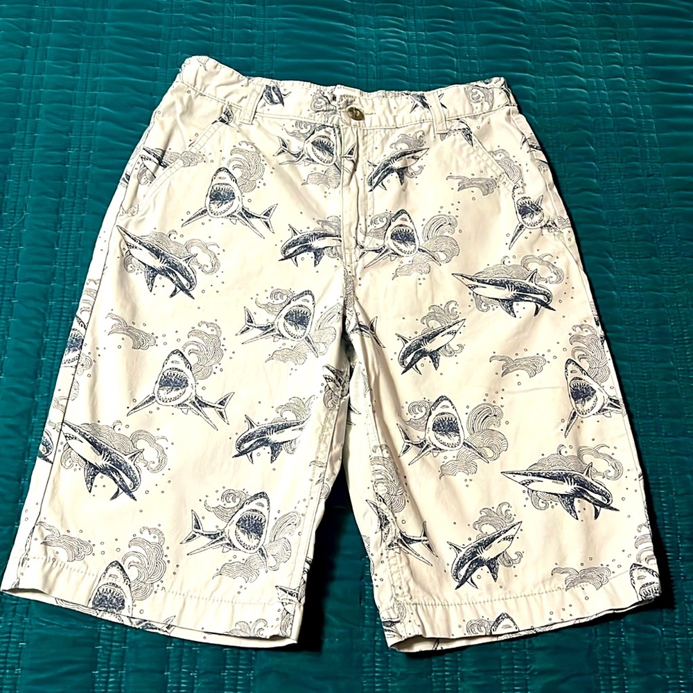 Old Navy shark printed boy’s shorts